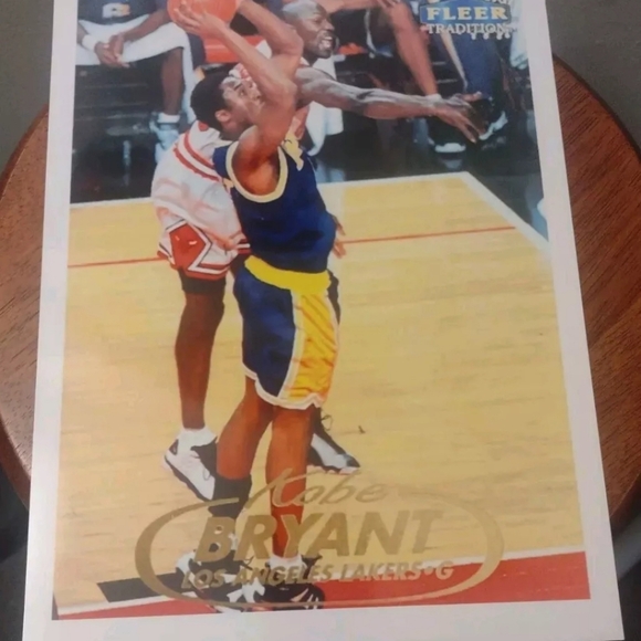 KOBE BRYANT LAKERS ROOKIE VS MICHAEL JORDAN BULLS GLOSSY 8.5x11 VINTAGE POSTER🔥 - Picture 4 of 8